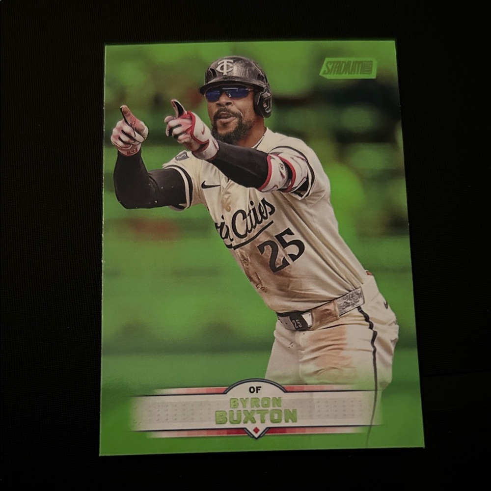 Byron Buxton Minnesota Twins Baseball Card - Lime Green Parallel